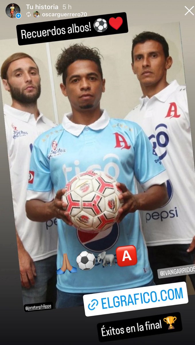 IvanGarridoP's tweet photo. Desde Colombia, un albo más apoyando @AlianzaFC_sv  vamos por la ⭐️ 19  #IG5 #ComoNoTeVoyAQuerer https://t.co/SL0A3g2k5j