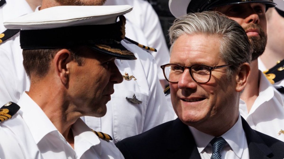 <a href="/Keir_Starmer/">Keir Starmer</a> Find someone who looks at you the way Keir looks at semen.