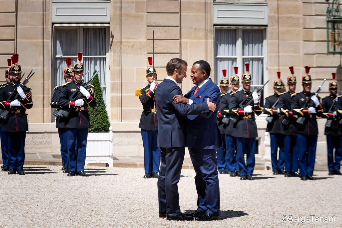 24/05/2025. Au palais présidentiel de l'Élysée, le président français #emmanuelmacron accueille son homologue congolais, Denis #sassounguesso . #nikond850