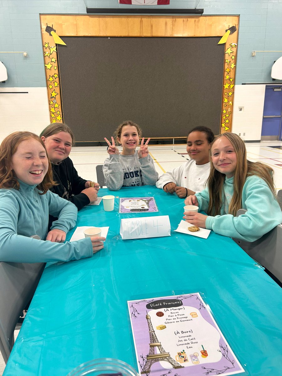 The French Cafe was a great success! Thank you to the Junior students (and French teachers!!) for putting this together. 
The food, drinks and service were 👌👏🏼