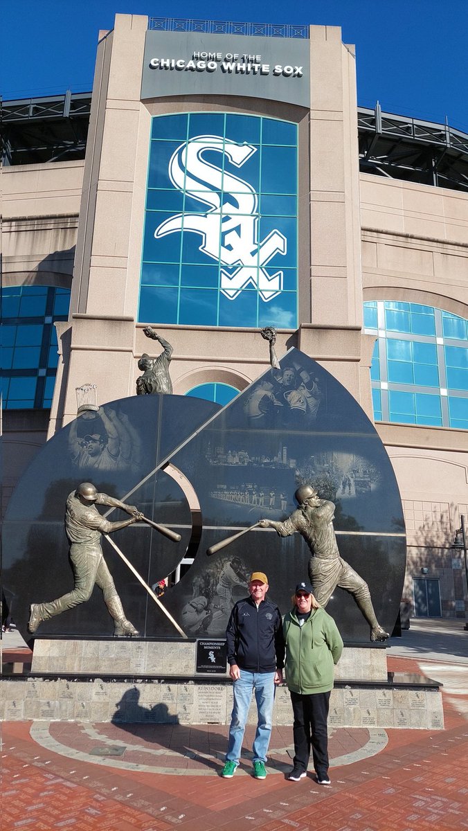 smoothy1962's tweet photo. 1st baseball game https://t.co/ezDKS2ASvT