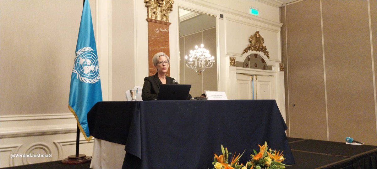 VerdadJusticiaG's tweet image. #Relatora #ONU Hoy en conferencia de prensa la relatora Especial de Naciones Unidas sobre la independencia de magistrados y abogados, Margaret Satterthwaite (@SRjudgeslawyers) señaló que en los últimos años en Guatemala se ha creado un mecanismo de persecución para periodistas,