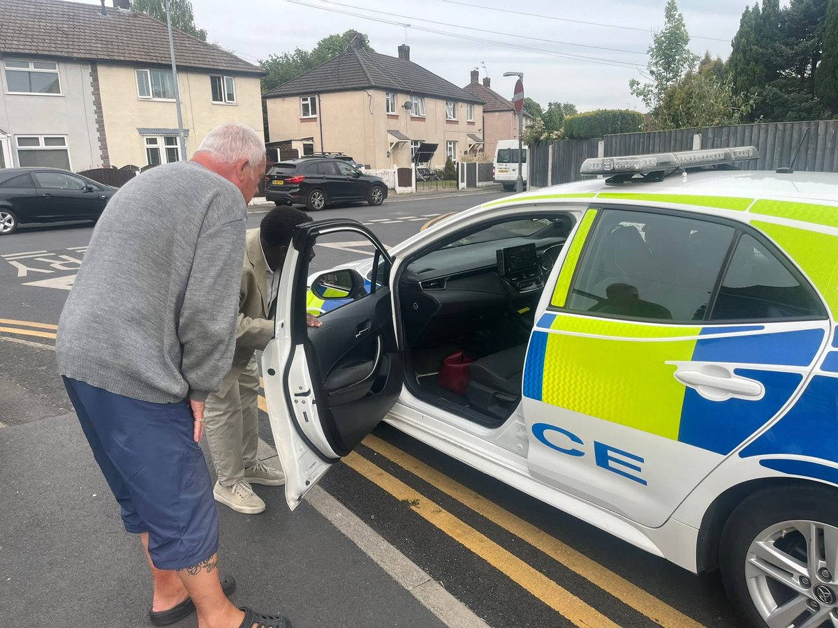 Great to be out on the beat with our newly appointed Sergeant tonight. A real asset to <a href="/SalfordGmp/">GMP Salford</a> fantastic to see how positively the community responded. 

Delighted to share that we’ll soon be getting an additional neighbourhood police officer joining our local team. #GMP