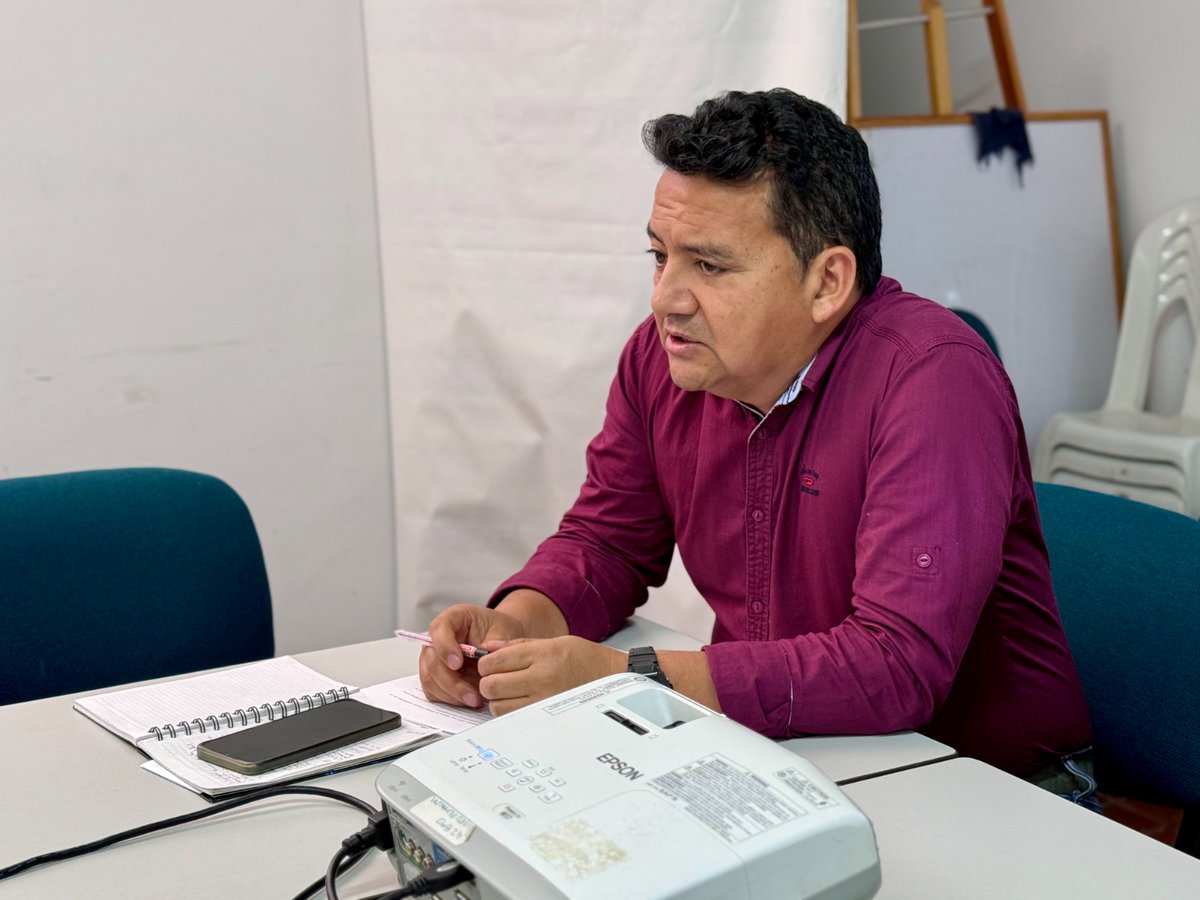 Bienestar Familiar | ICBF (@icbfcolombia) on Twitter photo Con <a href="/ProsperidadCol/">Prosperidad Social</a> socializamos avances en el marco de #SomosFamiliaSomosComunidad, estrategia que busca promover la corresponsabilidad, la participación y el fortalecimiento de vínculos familiares y comunitarios como base para el desarrollo integral de la niñez y adolescencia Con <a href="/ProsperidadCol/">Prosperidad Social</a> socializamos avances en el marco de #SomosFamiliaSomosComunidad, estrategia que busca promover la corresponsabilidad, la participación y el fortalecimiento de vínculos familiares y comunitarios como base para el desarrollo integral de la niñez y adolescencia