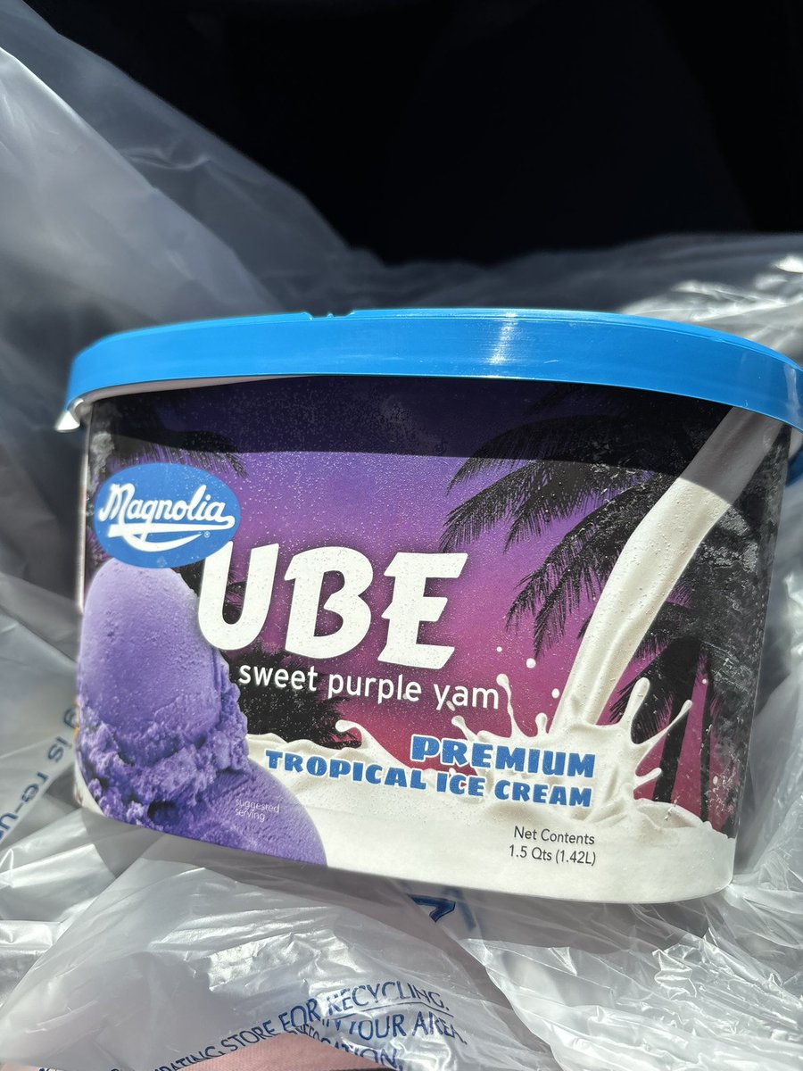 WhyGod09's tweet photo. Just got put on to this today 10/10 imagine blue moon ice cream but instead of citrus thereβs a rich vanilla tone https://t.co/RtDkn9Lcww