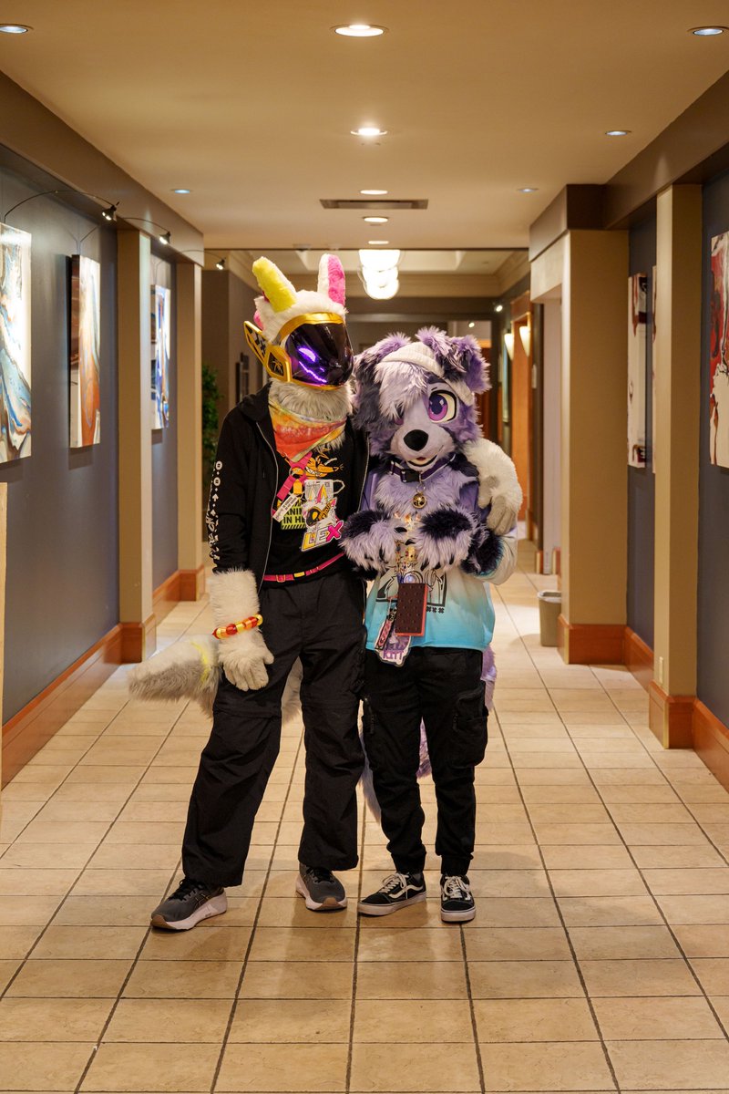 Happy #FursuitFriday! Have a puppy and a toaster!

🍞: <a href="/SodaOtt/">Sodapop</a> 
📸: <a href="/ApatiteGrey/">磷灰灰灰Grey</a>