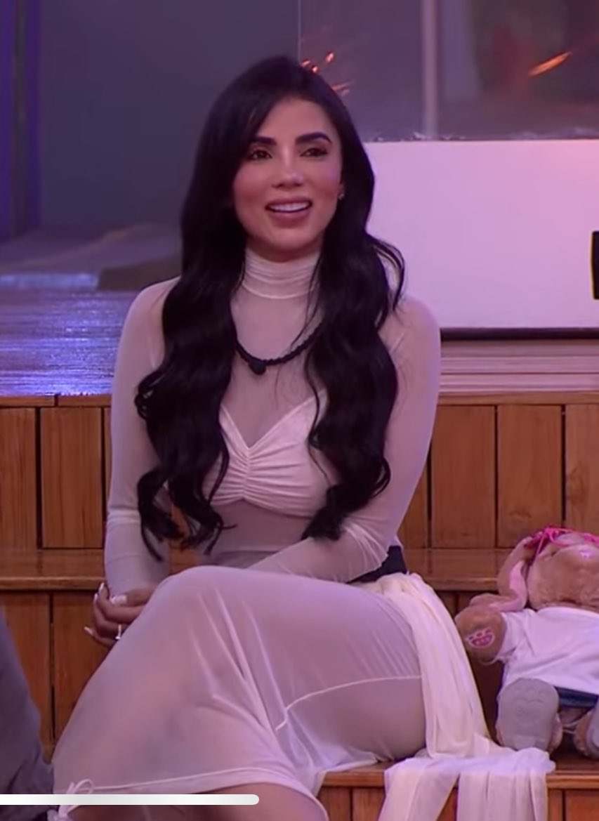 Karina está PRECIOSÍSIMA 🥹💘 regia, preciosa, empoderada. 
El fenómeno que sos Karina García Oficiall con Doble L al Final 💘

#LaCasaDeLosFamososCol2
#LaCasaDeLosFamososCol
#KarinaEnLaCasa