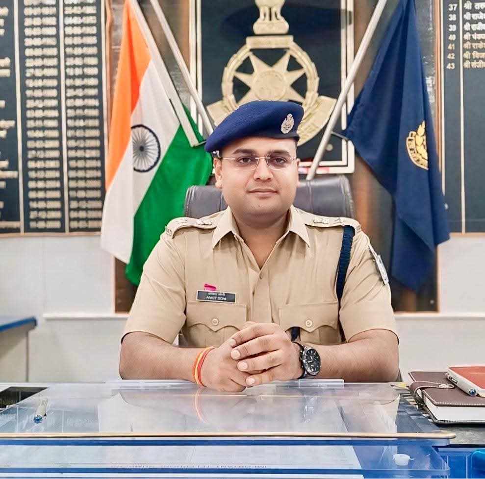 Vikas_aajtak's tweet photo. #गुना पुलिस में थोकबंद तबादले ..9 निरीक्षक, 11 उपनिरीक्षक, 10 सह उपनिरीक्षक , 9 हवलदार , 45 आरक्षकों के तबादले ।
लंबे समय से पुलिस लाइन में तैनात निरीक्षकों को मिला ठिकाना.
@guna_police अंकित सोनी ने जारी किए आदेश।
@DGP_MP @mohdept
@MPPoliceDeptt @JansamparkMP https://t.co/hBetCeh8cS