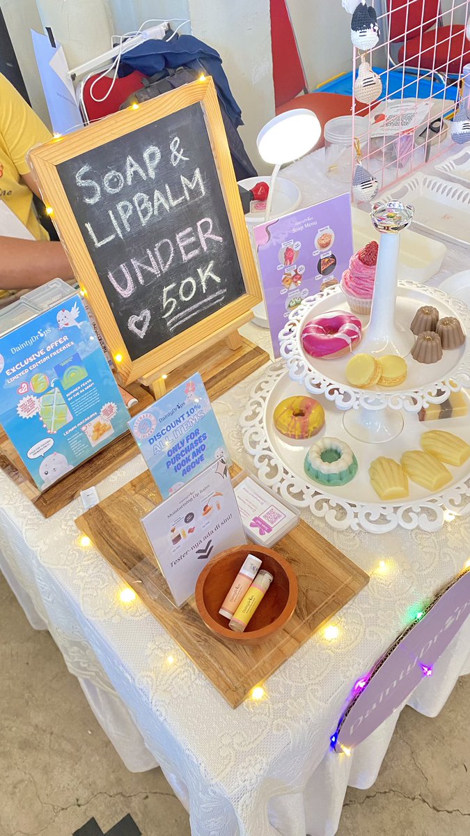 HAPPY WEEKEND! Sabun &amp; lipbalmku udah di Tochaku yaa💖 Yuk main ke Chillax dan mampir ke booth ku. Nanti kalo mau ketemuan ama aku Reply/DM yaa dear moots &amp; oomfs🥰🫧

Jangan lupa kalo daftar membership bisa dapet sabun edisi IVE Summer Festa #Wonyoungism 😘 Jastipers welcome!✨