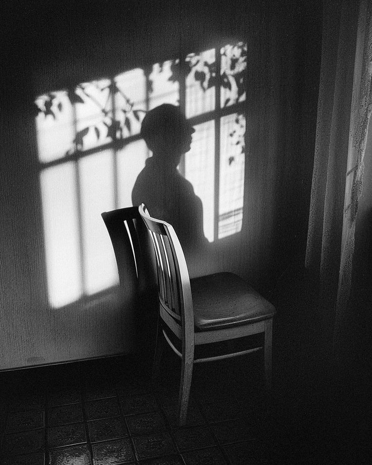 “Cuando algo no encuentra su lugar, hay que mover otras cosas”. 
Samanta Schweblin 
📷Casper Jade