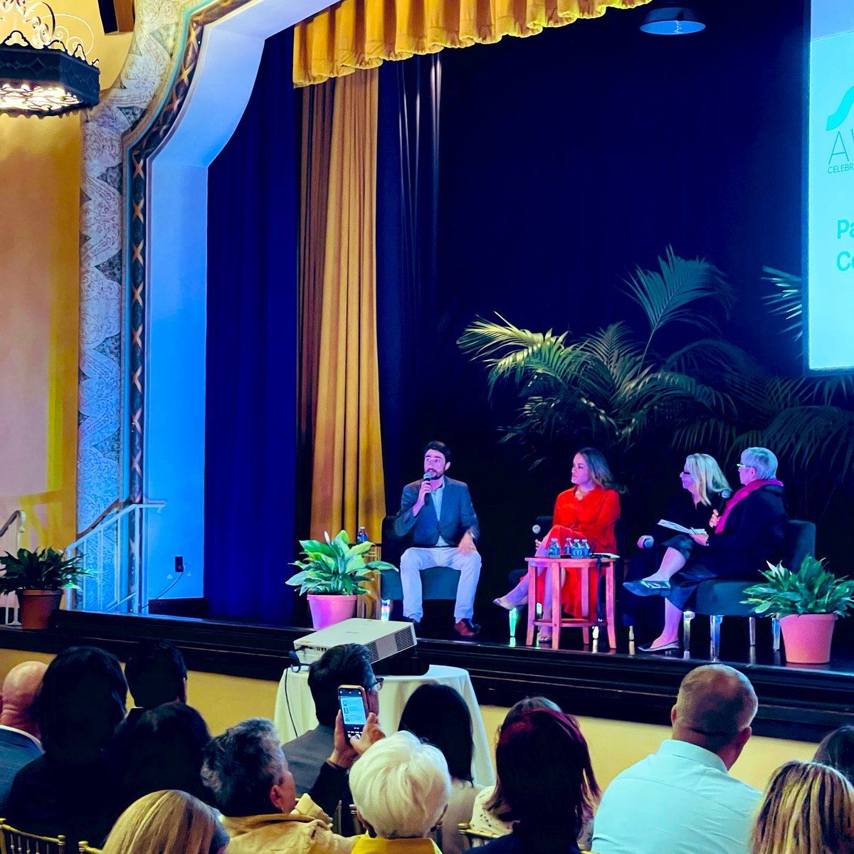 MayorToddGloria's tweet image. Balboa Park is San Diego’s crown jewel—and it shines even brighter thanks to the people and organizations we honored at this year’s #sPARKAwards. Grateful to @4BalboaPark for recognizing their impact and for being a key partner in preserving this beloved space. #ForAllofUs