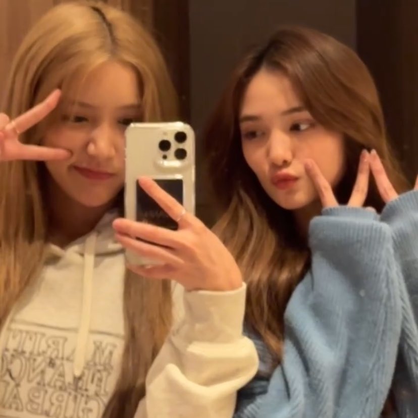 พิพลอยมาแชร์เพลงเฟลิสด้วย ก็ใช่สิเป็นคนเลี้ยงเจ้าหญิงมากับมือเลย ㅠㅠ