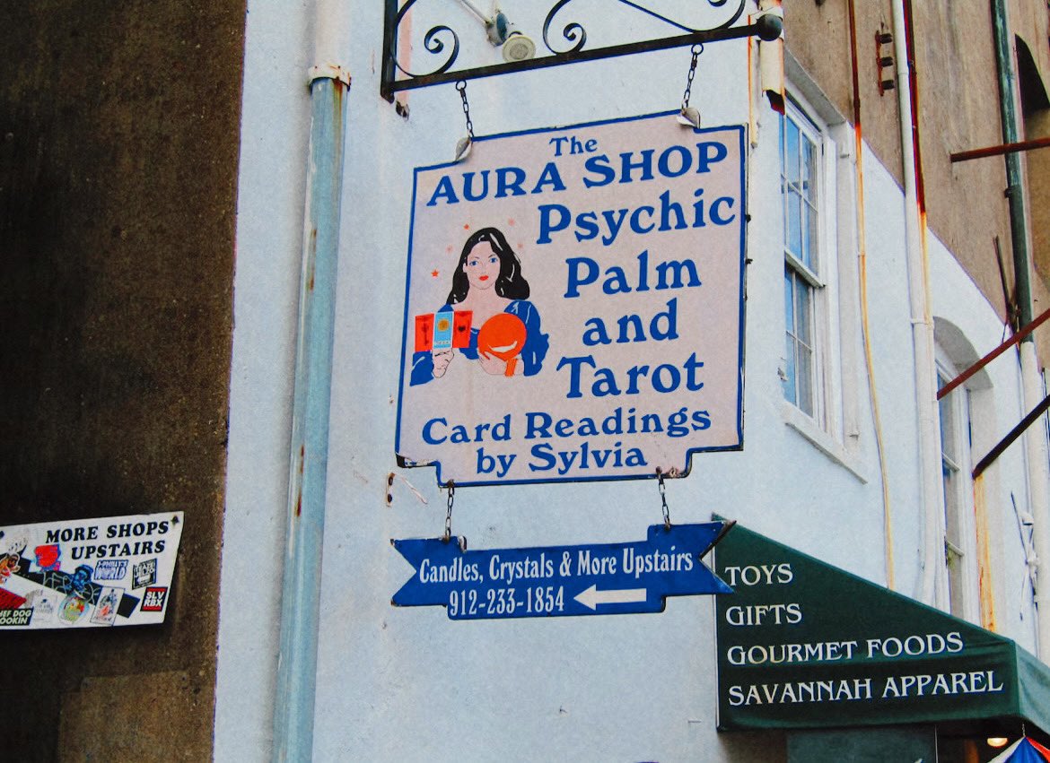 pettitprints's tweet image. LOVE THEORETICALLY x WEDNESDAY

My comedic blend of romcom and cozy fantasy 💗

When Rosemary’s love potion business starts going under, the only way to save it requires her to seduce her worst enemy—the couples therapist actively trying to destroy her livelihood

#WIPPIT #RF #A