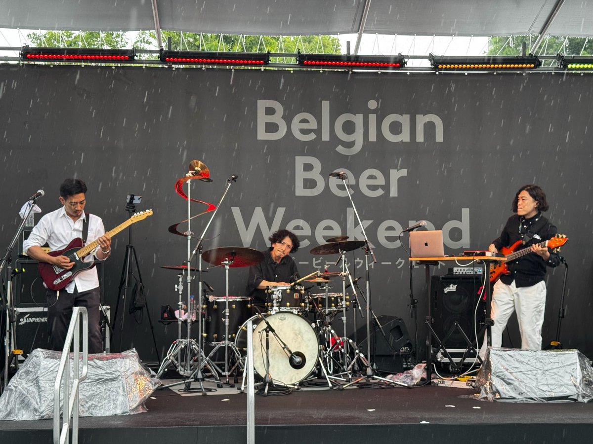 Testa on stage♬