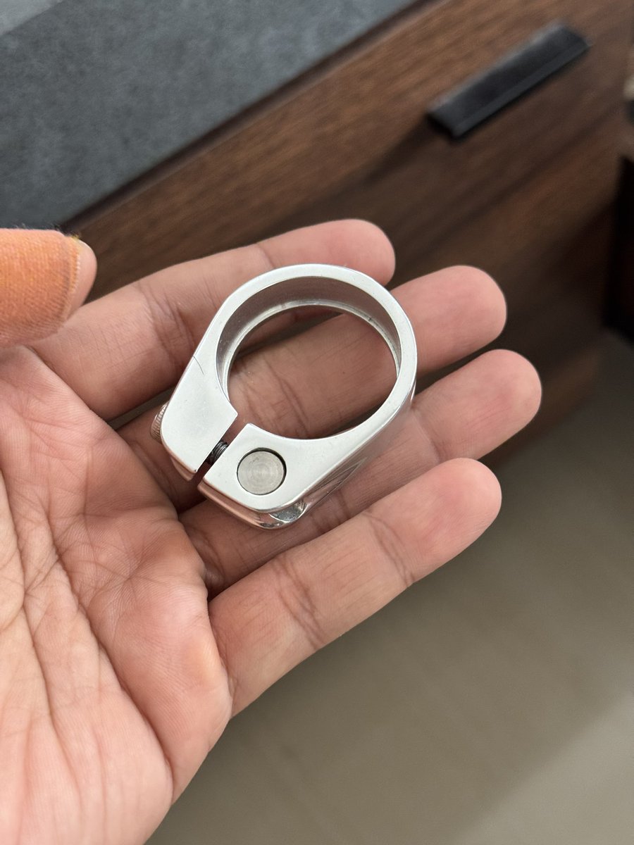 pengendali sedih tweet media