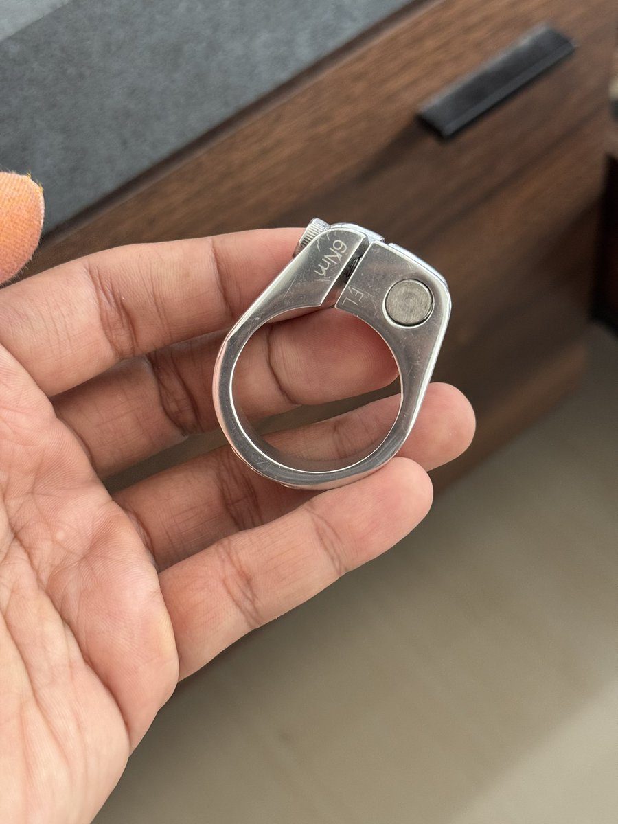 pengendali sedih tweet media