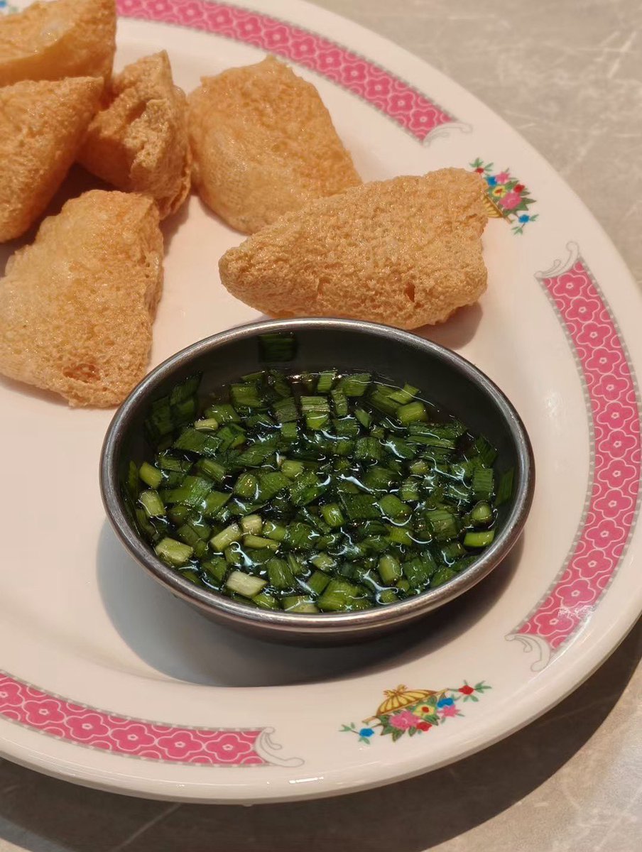 特别爱吃干炒牛河，以前北京日昌餐厅的特别好吃，如今分店一多就不行了。