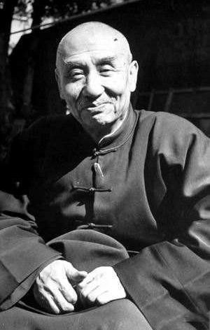 1960年5月23日,阎锡山去世. 1915年阎锡山夸下海口：“凡是山西百姓,不论贫富贵贱的小孩子,七岁到十三岁,这七年内须要有四年上学。”资料显示,山西1932年的教育经费极高,占行政总开支的比例如下：忻县占61%；定襄县占50%；大同县占57%。到1929年时，山西全省共有学校26489所，山西儿童的入学率达到了70%。