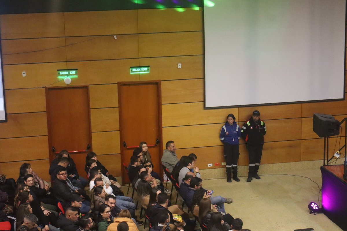¡CMGRD asegura la diversión en "Caer con Estilo" de Ricardo Quevedo! Inspeccionamos aforos, evacuación y estructura para un show seguro y con estilo. 

#Tunjaciudaddeorigen
#conectamosconlaseguridad