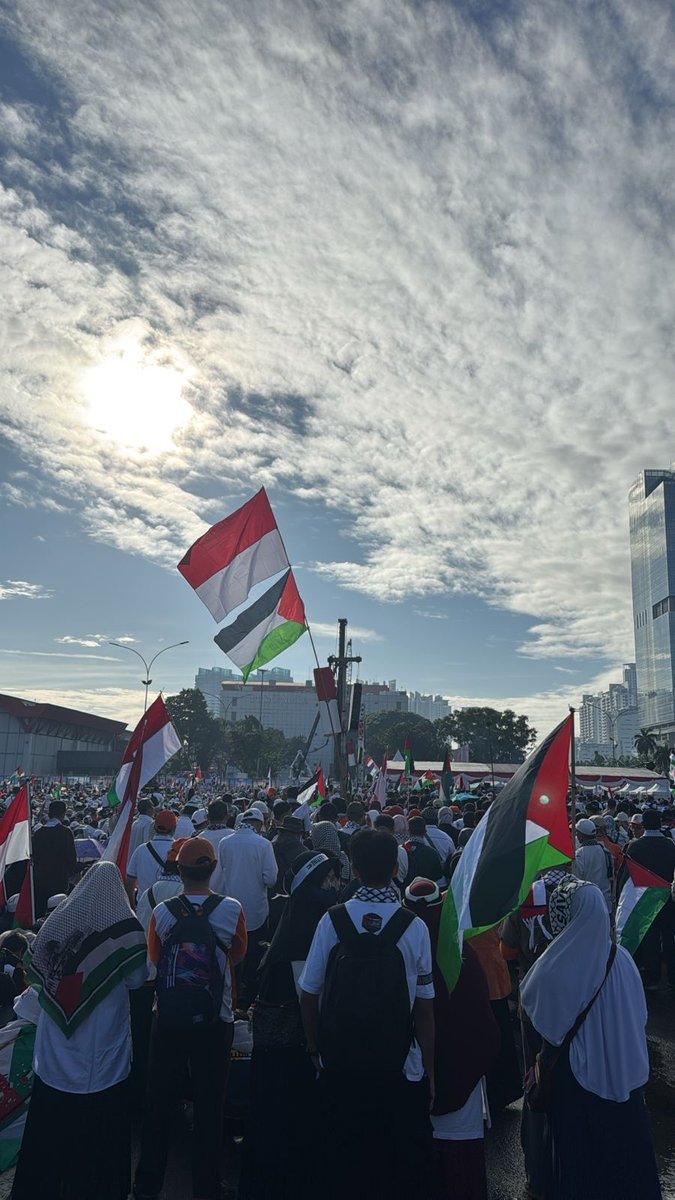 gatse8's tweet photo. Kadang suka mikir, apa iya begini aja bakal berhasil. Tapi kata Ustadz, hasil itu hak Prerogatif Allah, tugas kita hanyalah menunjukkan keberpihakan !

#HumanityForGaza https://t.co/EH2qd9Y2MP