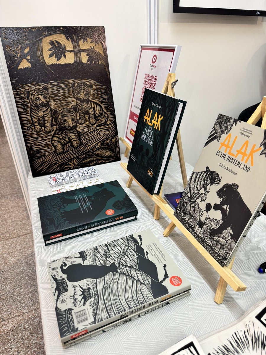 sangratu18's tweet image. Arcane Literature &amp;amp; Kinderstories Hub, Booth 1-15, Bilik Mawar, PWTC. When visiting, don’t forget to ask for the author to sign your book 😉

#PBAKL2025 #KLIBF #PWTC #alak #BooksWorthReading #artwork