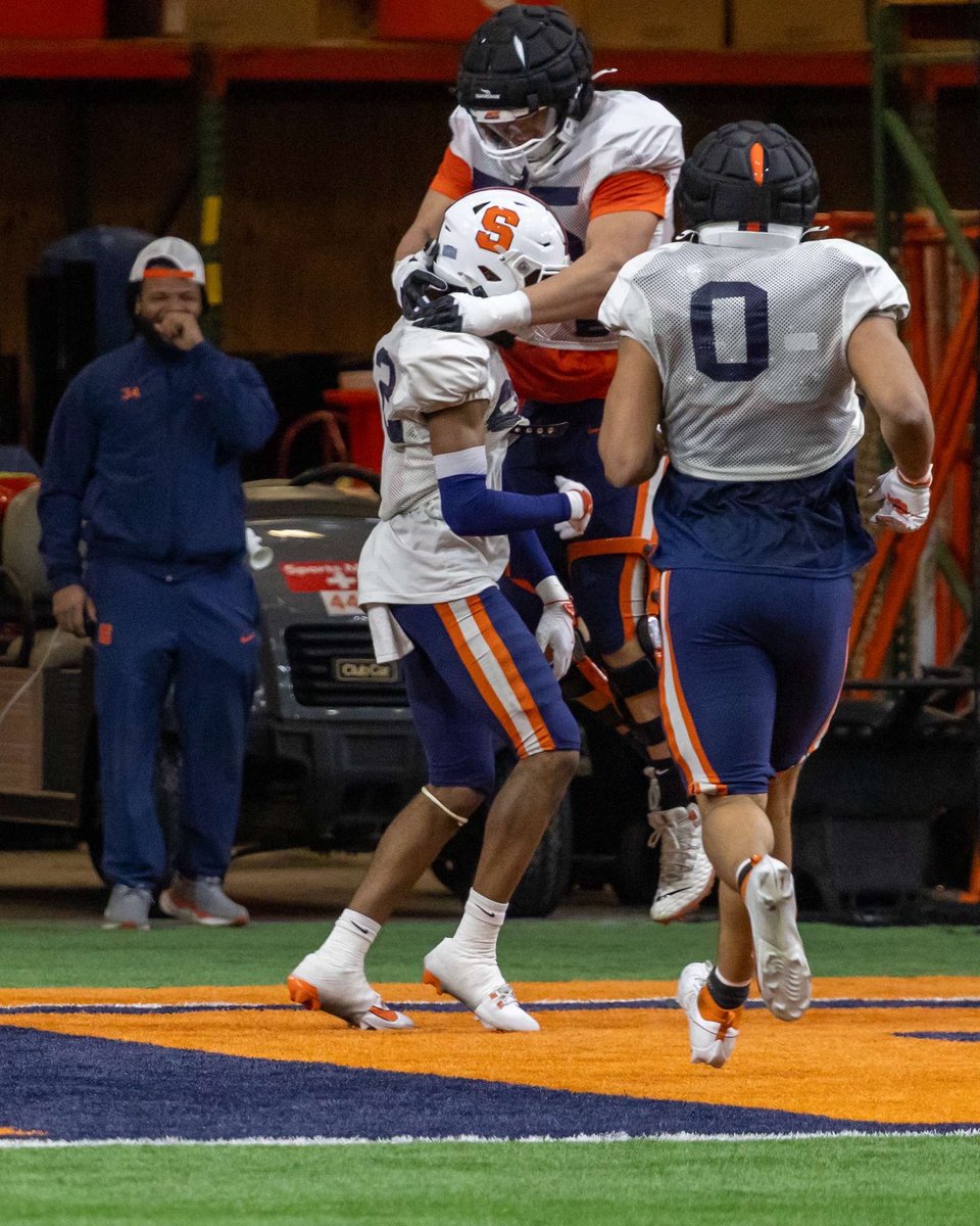 Here’s some pics from my time assisting the running backs at Syracuse 🧡🍊 Grateful for the experience and the memories with a great group of guys. #CuseFootball