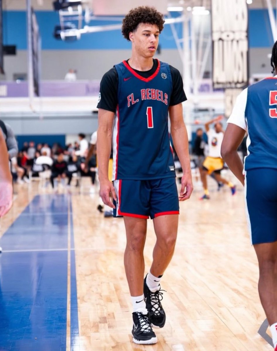 EYBL UPDATE:

I watched some of Landyn Colyer's win (FL Rebels) against UPlay 84-66 tonight, and the thing that stuck out to me most was his defensive effort, constantly moving as the primary defender--earning a couple steals. He also showed his bounce with a rim rocking dunk in