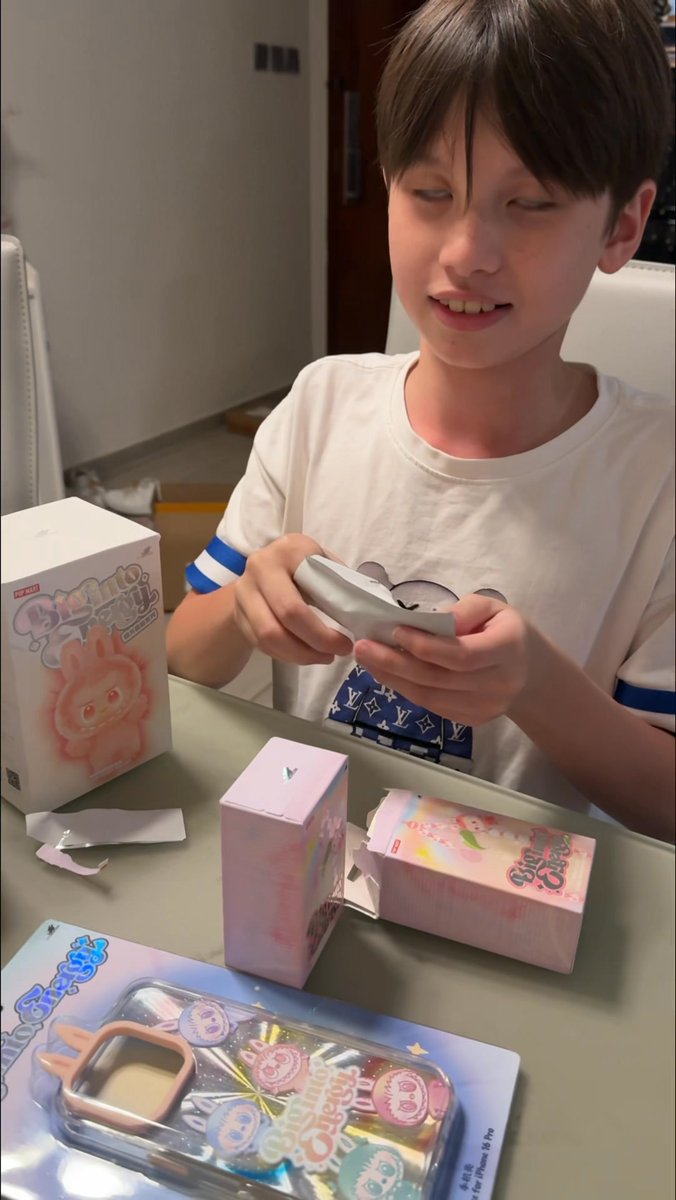 Bonnie_Chu's tweet image. Just got the new Labubu! ❤️☺️ Fingers crossed I can score the secret one soon! 😍🤞🏻 #labubu #bigintoenergy #popmark