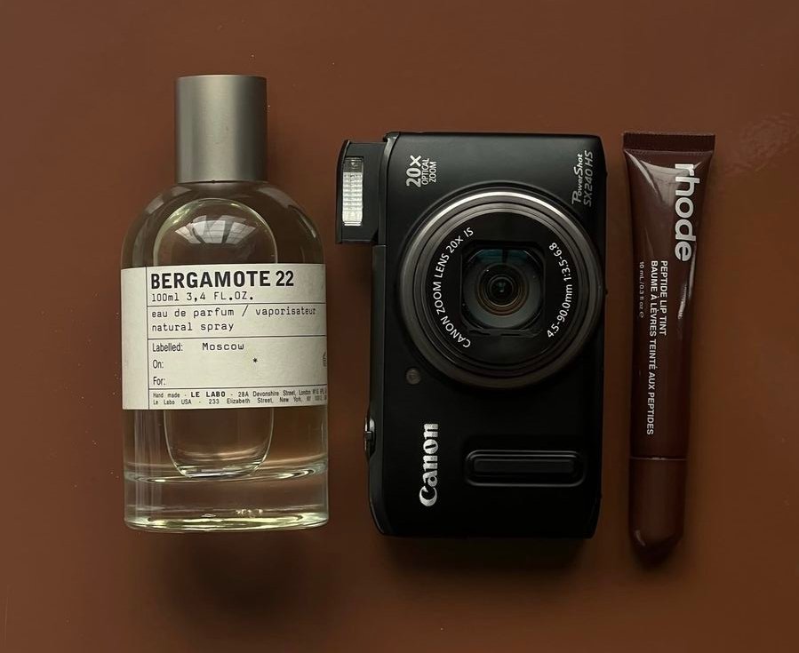 autumn girl tweet media