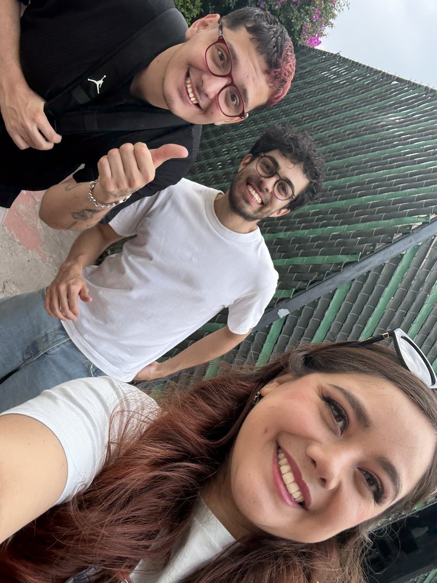 Latesitoo tweet media