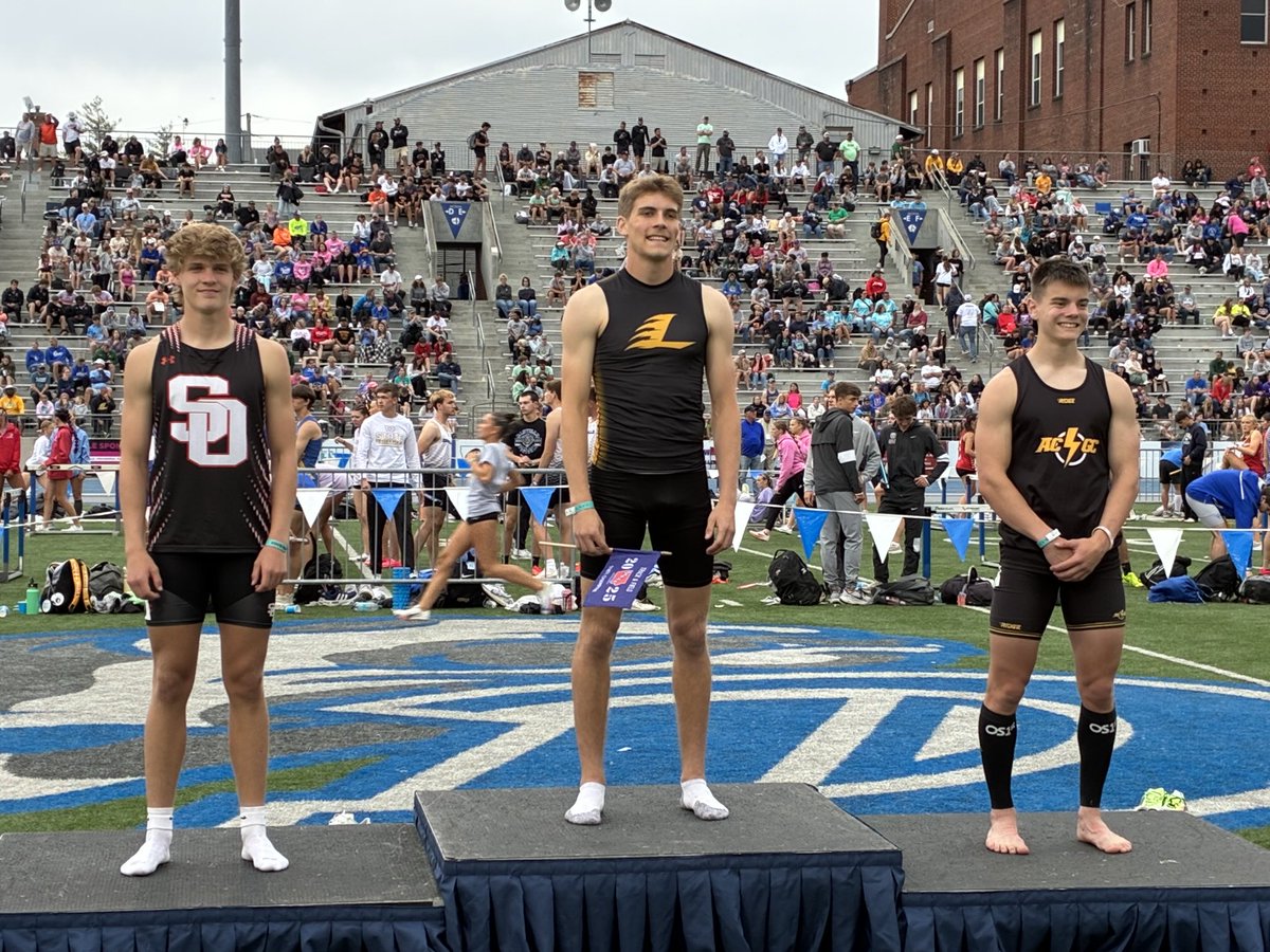 larrypeterson's tweet image. Gabe Funk of Lenox won the 1A 400 hurdles in 53.43, his third time on the podium. Funk was also the Drake Relays champion this year. He’s qualified for the 110 meter hurdles tomorrow.