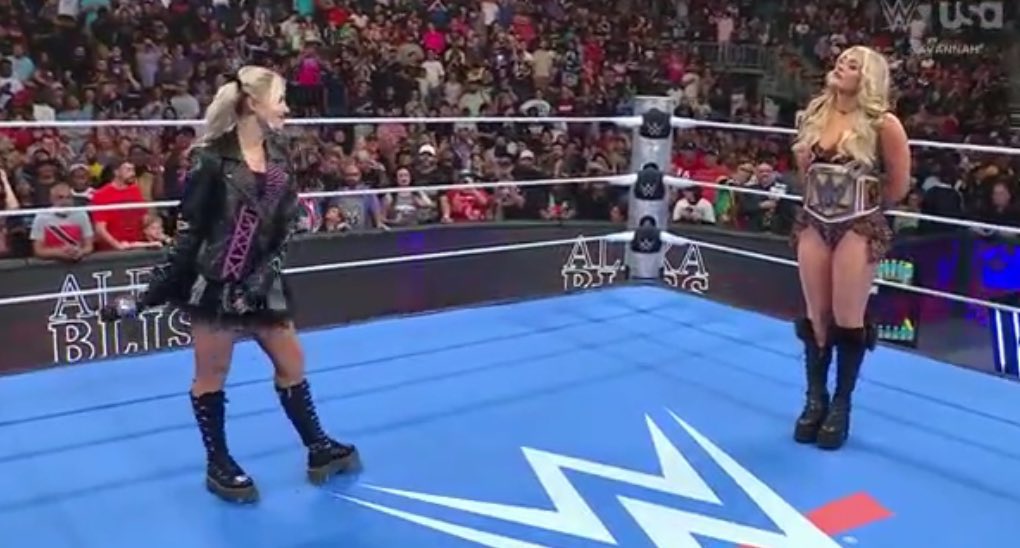 JulianWks's tweet image. Loved everything about that opening segment
Alexa talked her shit. Charlotte talked her shit. And Tiffany talked her shit.
Then you have Giulia interrupting Tiffany to make her entrance
The Smackdown division is red hot Bubba🔥