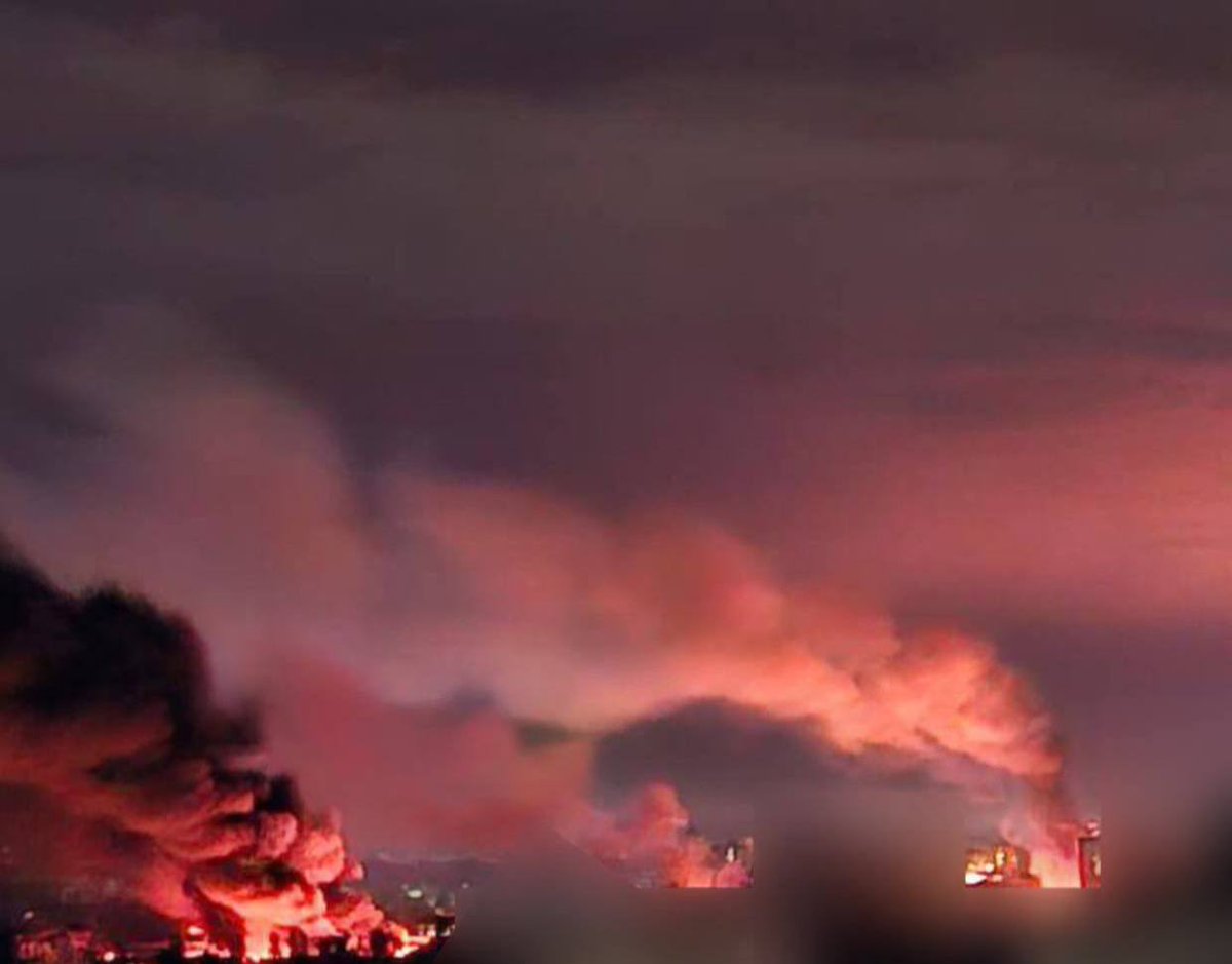 Michael Bociurkiw (@worldaffairspro) on Twitter photo #BREAKING Situation in Kyiv Ukraine at moment described as ‘hell in earth’ after Russia launched a massive ballistic missile & drone attack. At least 8 injured, mayor <a href="/Vitaliy_Klychko/">Віталій Кличко</a> says. Multiple fires, including at apartment highrises. Drone attacks also on Odesa, elsewhere #BREAKING Situation in Kyiv Ukraine at moment described as ‘hell in earth’ after Russia launched a massive ballistic missile & drone attack. At least 8 injured, mayor <a href="/Vitaliy_Klychko/">Віталій Кличко</a> says. Multiple fires, including at apartment highrises. Drone attacks also on Odesa, elsewhere