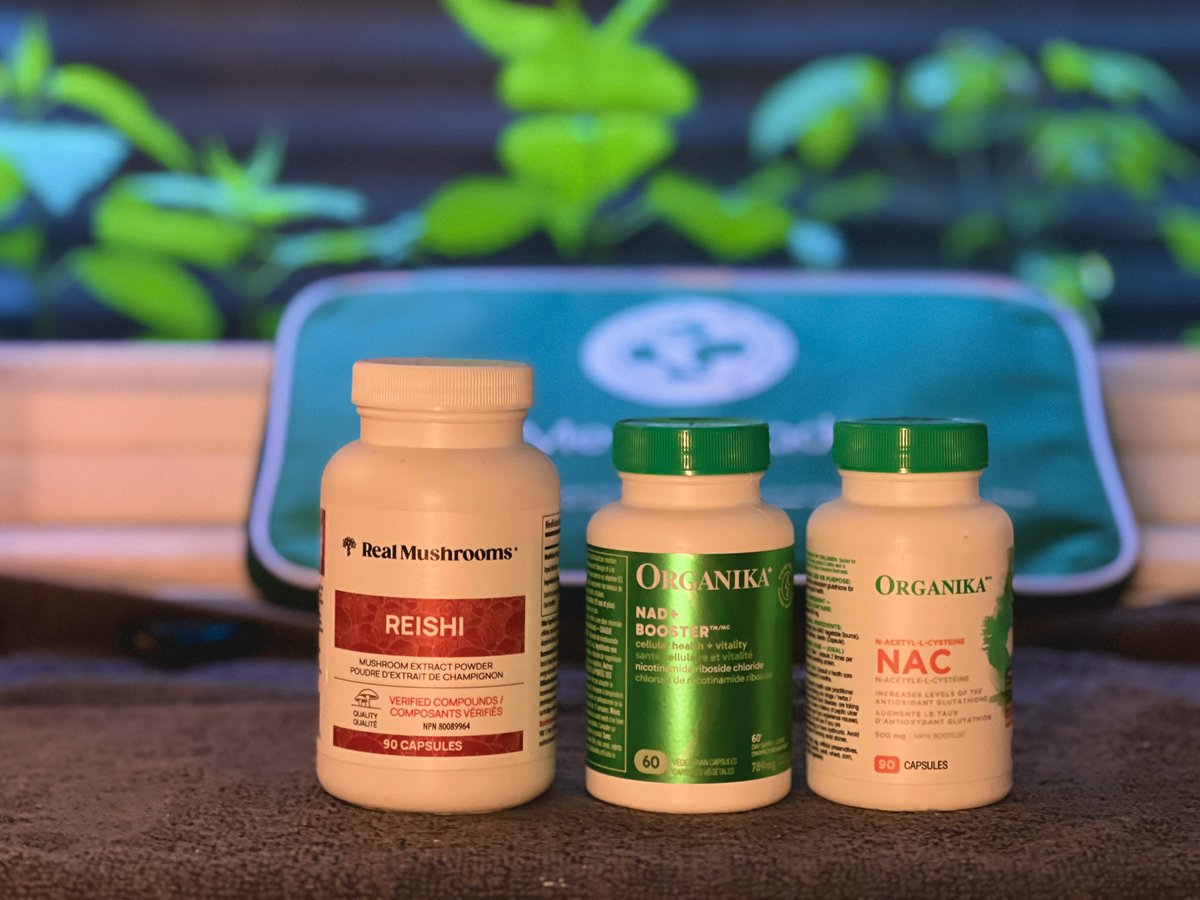 اخيرًا قررت اصور لكم مكملاتي بما ان كثير يسألوني، كل وحده منهم بحثت فيها ايام لاجد افضل صيغة للامتصاص و bioavailability عالي

- ناك: يزيد الجلوتاثيون (أقوى مضاد أكسدة داخلي)، ويحسن إزالة السموم من الكبد

- لاكتوفيرين: المناعة وامتصاص الحديد ومقاوم التهابات

- مغنيسيوم جلايسينات: