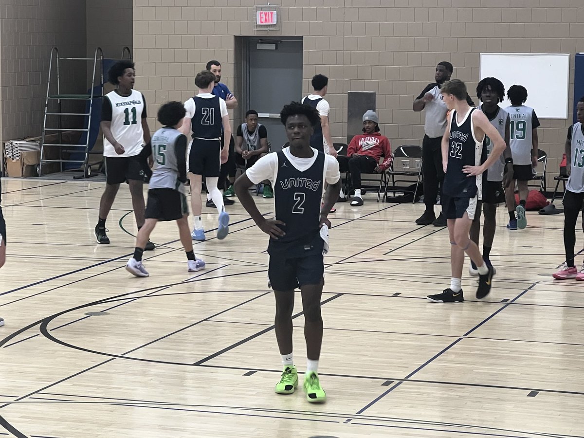 DAK Hoops (@dakshoops) on Twitter photo <a href="/KromahRomeo/">Romeo kromah</a> 15U 6’1” athlete from <a href="/MHDSpudBBall/">SpudBasketball</a> is putting on a show, super⭐️athlete, scoring at will, great cutter/hands/finisher, pesky on D, showed his strength with an AND1
<a href="/PHCircuit/">Prep Hoops Circuit 🏀</a> <a href="/WCUHoops/">West Central United</a> #PHHardWorkRegionFinals <a href="/KromahRomeo/">Romeo kromah</a> 15U 6’1” athlete from <a href="/MHDSpudBBall/">SpudBasketball</a> is putting on a show, super⭐️athlete, scoring at will, great cutter/hands/finisher, pesky on D, showed his strength with an AND1
<a href="/PHCircuit/">Prep Hoops Circuit 🏀</a> <a href="/WCUHoops/">West Central United</a> #PHHardWorkRegionFinals
