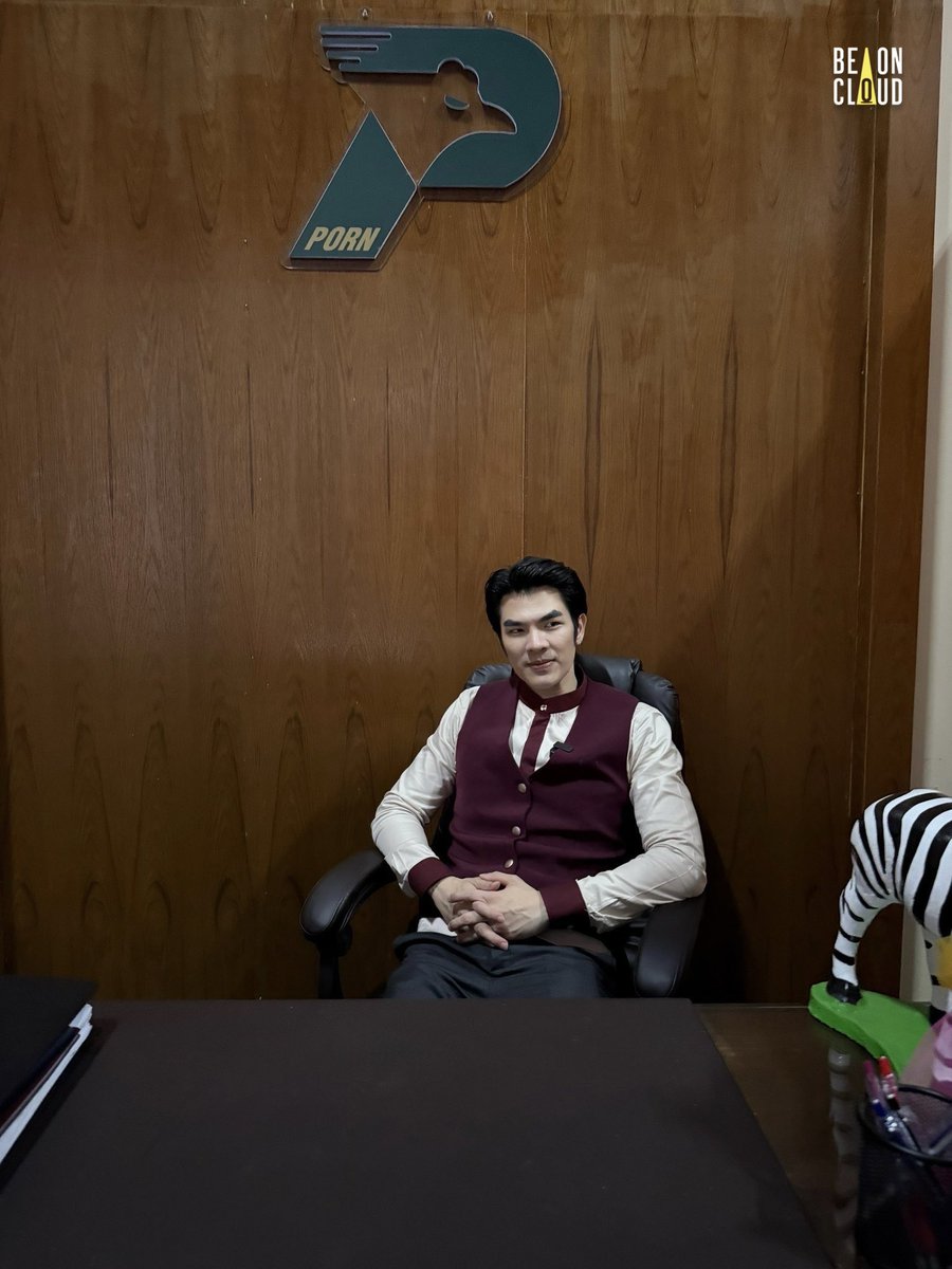 เฉลยเถอะว่าพี่ชายคือคุณแกลมปลอมตัวมา

#MilePhakphum — <a href="/milephakphum/">mile phakphum</a> 🎸