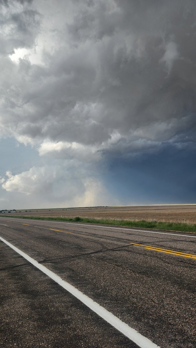 paulmarruffowx's tweet photo. Possible new Tornado S of Akron #cowx https://t.co/PBoiCvU3h7