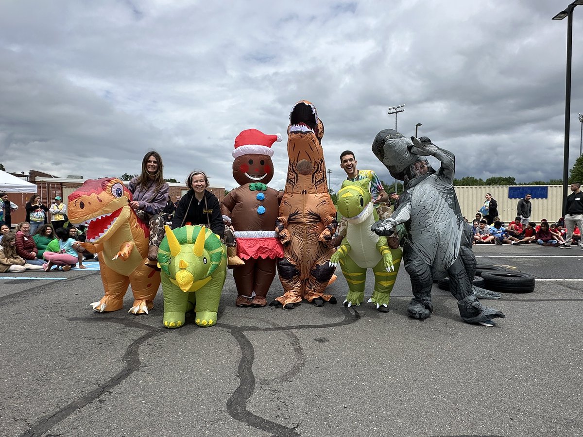 Kelly Streko (@streko_vdv) on Twitter photo Another Field Day in the books! Rain or shine, VDV comes together to make it happen for our students! Shout out to <a href="/MsBreeman35/">Alyssa Breeman</a> and Mrs Iannella for all their hard work and the <a href="/SomervilleNJPTO/">Somerville NJ PTO</a> for arranging volunteers! <a href="/VilleSchoolsNJ/">Somerville NJ Schools</a> #allinfortheville Another Field Day in the books! Rain or shine, VDV comes together to make it happen for our students! Shout out to <a href="/MsBreeman35/">Alyssa Breeman</a> and Mrs Iannella for all their hard work and the <a href="/SomervilleNJPTO/">Somerville NJ PTO</a> for arranging volunteers! <a href="/VilleSchoolsNJ/">Somerville NJ Schools</a> #allinfortheville