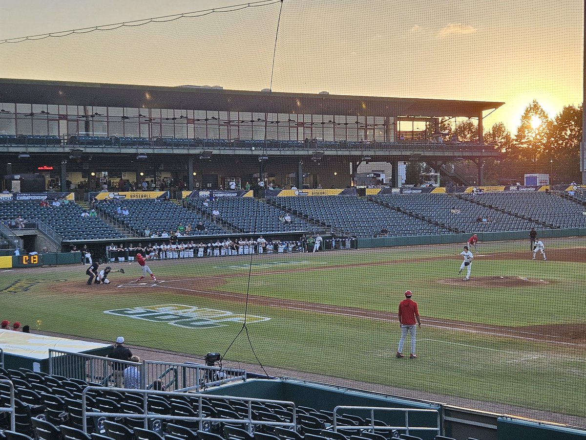 ULDiamondClub's tweet image. We are underway in Montgomery.
#GeauxCajuns BEAT Marshall!
#WeAreLouisiana
#BaseballLife
#SunBeltBSB
#NCAABaseball