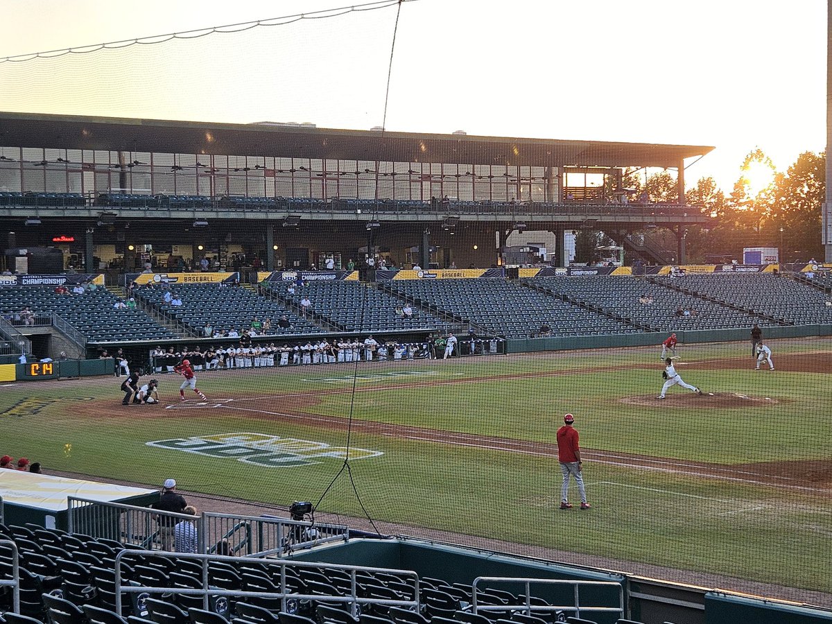 ULDiamondClub's tweet image. We are underway in Montgomery.
#GeauxCajuns BEAT Marshall!
#WeAreLouisiana
#BaseballLife
#SunBeltBSB
#NCAABaseball