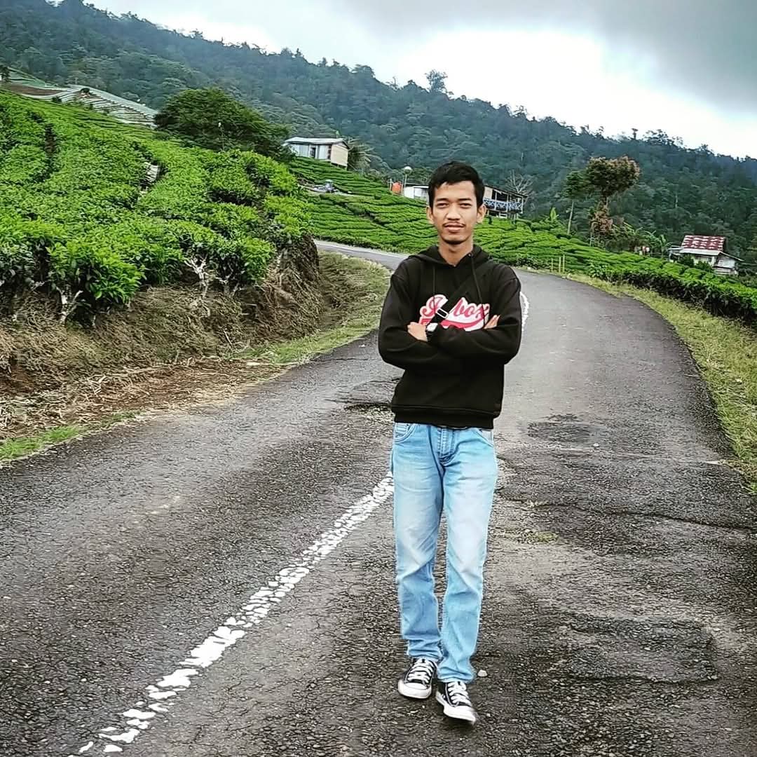 hikajaan's tweet photo. @tanyarlfes Tolong jg kalo kenal nih laki rakhe namanya suruh bayar utang ke gue ya. Org muara enim https://t.co/af2nbh2kXe