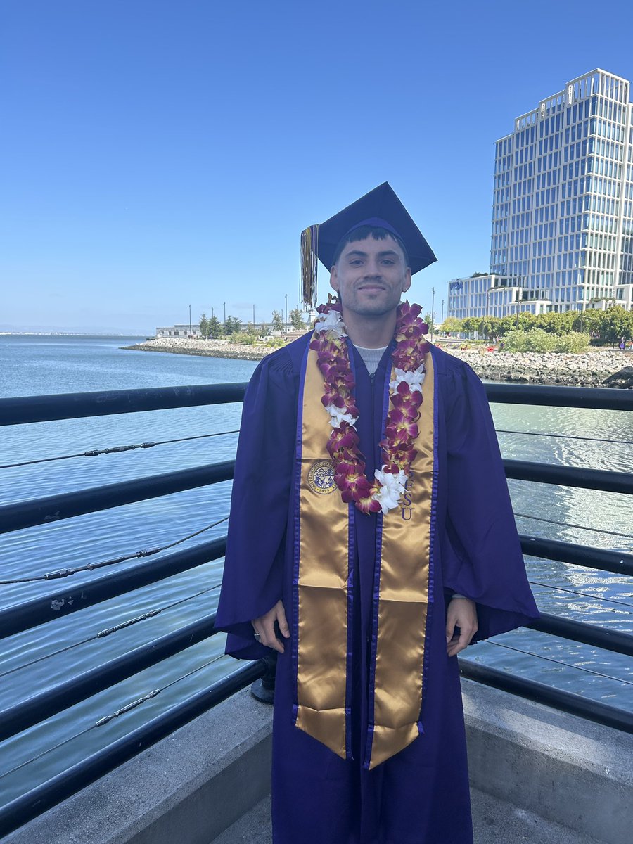 NinoMaravilla's tweet photo. Congrats brother 👏🎓 #sfstate #SFSU2025 #vivachile @SFSU https://t.co/BxdPUG4DYW