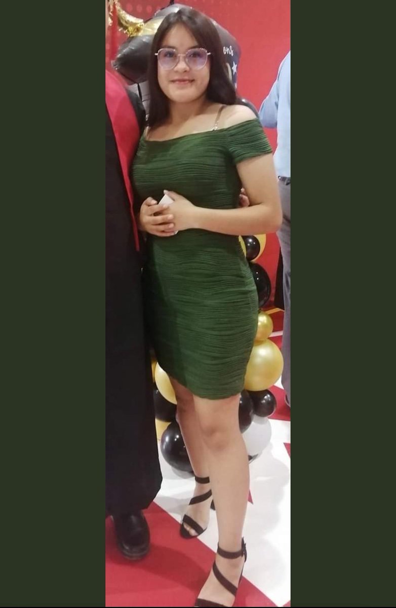VOTACIÓN… cual de estas hembras en vestido, se antoja para levantarle el vestido y bombearla duro hasta que la leche le escurra por sus piernas?

Denle like y retwitt..

Comenten y voten 👇🏻