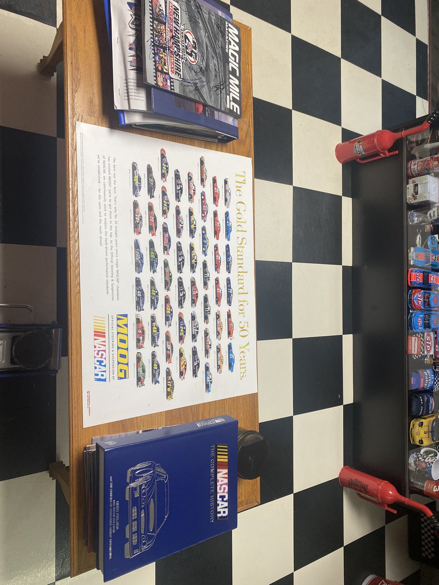 fordtech7's tweet photo. @DirtyMoMedia @DaleJr @Lionel_Racing https://t.co/v5TURG3hWs