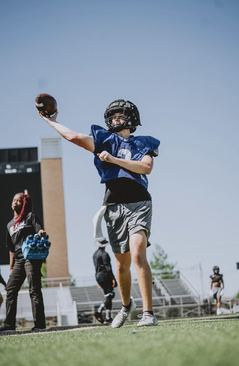 jacksonmalham's tweet image. T-Minus 3 Months‼️🐯@BrokenArrowFTBL
#blessed #goldblooded