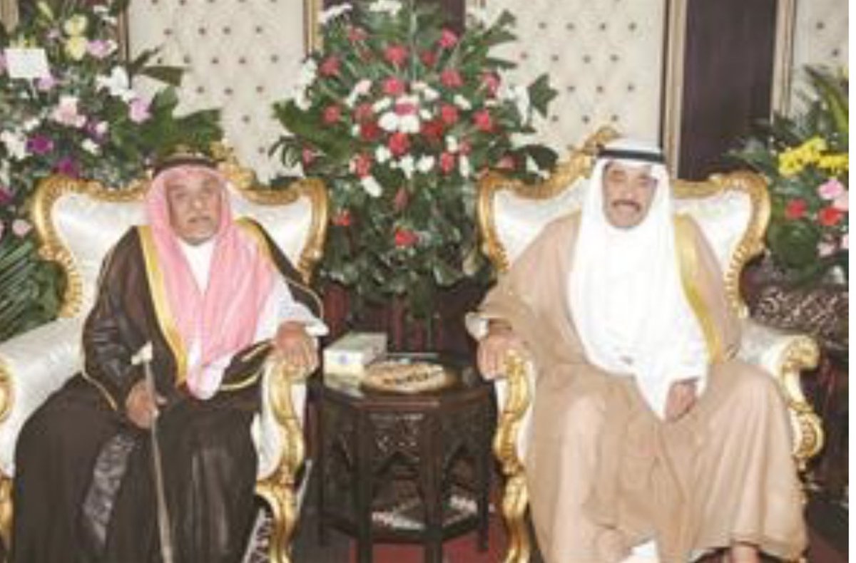 المرحوم عبدالعزيز سعود البابطين و جدي عبيد مزعل النعمان