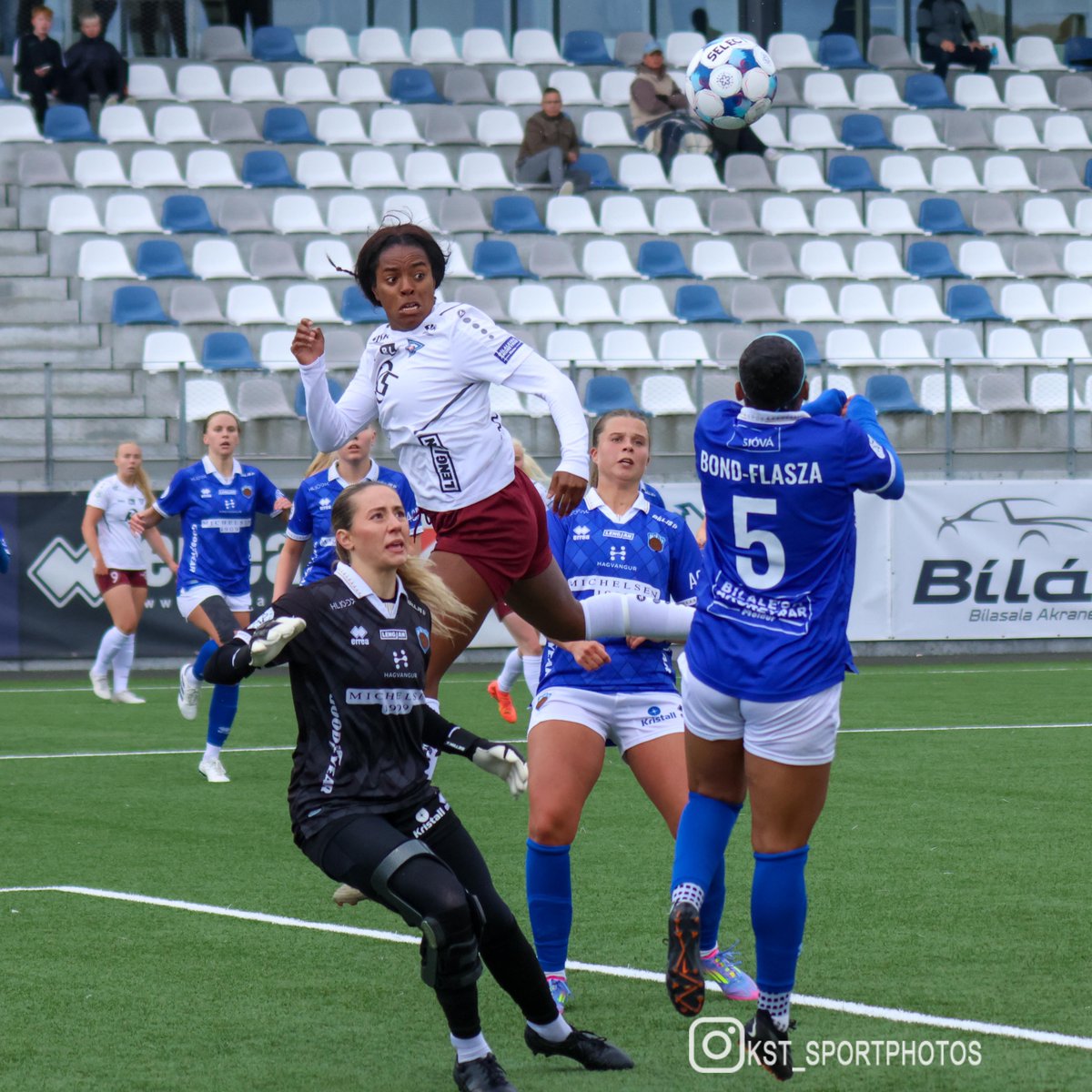 Myndir úr leik Fram og Tindastóls í Bestu deild kvk 2025 

flic.kr/s/aHBqjCfka8
<a href="/FRAMknattspyrna/">FRAM Reykjavík</a> <a href="/framiceland/">FRAM F.C.</a> <a href="/TFotbolti/">Tindastóll Fótbolti</a> <a href="/bestadeildin/">Besta deildin</a>