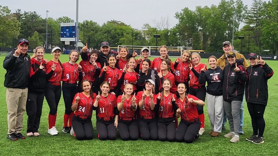 RMHSMAsoftball tweet media