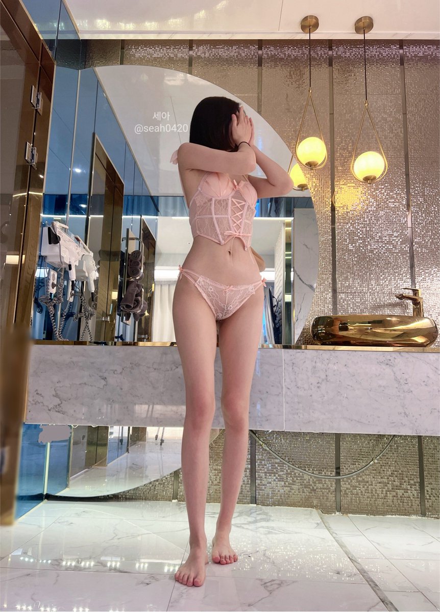 모르는 남자한테 따먹히는 꿈 꿨는데
그게 자꾸 생각나요
엄청 거칠었던것 같은데,,
아침부터 축축해지네 흐아