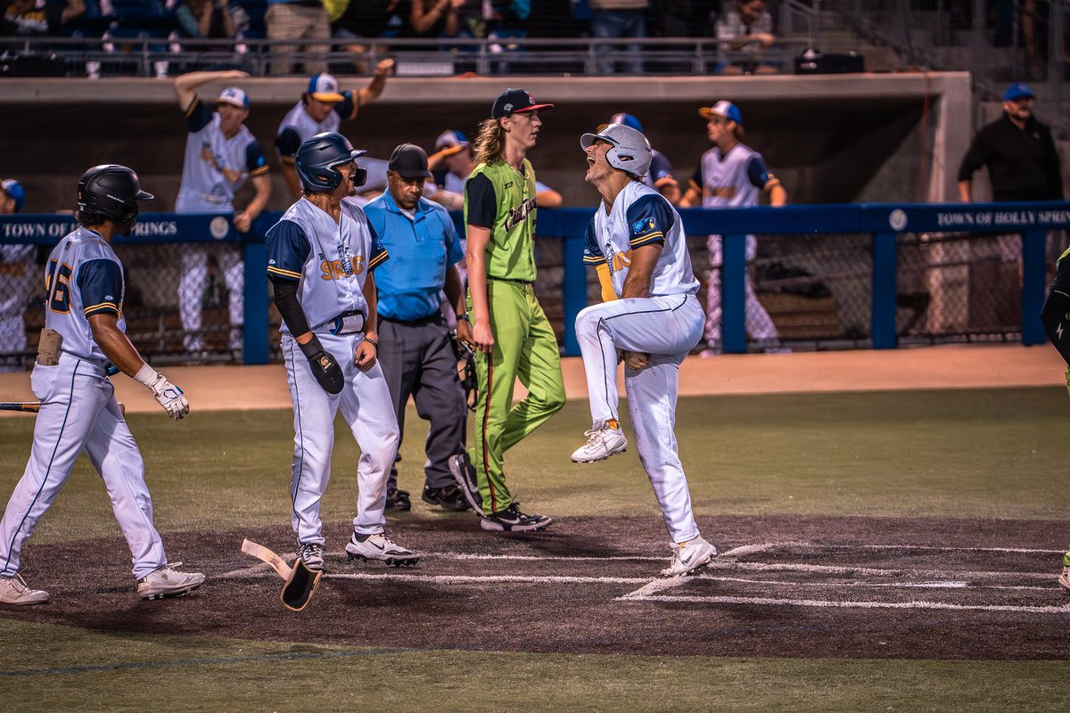 Holly Springs Salamanders (@hssalamanders) on Twitter photo ARE YOU KIDDING ME?!?
INSIDE THE PARK GRAND SALAMI FROM DANNY STEPHENS!!!!
#MandersNation ARE YOU KIDDING ME?!?
INSIDE THE PARK GRAND SALAMI FROM DANNY STEPHENS!!!!
#MandersNation
